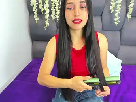 Snapshot of AmelieRose69 chatting on February 11, 1:05 pm AmelieRose69 online show from February 11, 1:05 pm