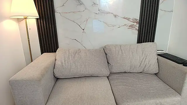 AprillRoss online show from December 15, 12:31 pm