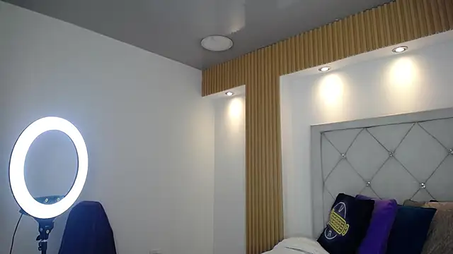 Kat Cute online show from April 18, 4:05 am