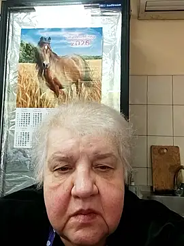 HapinessLovee online show from January 13, 9:25 am