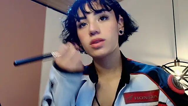 Kiara Fox   online show from February 6, 5:27 pm