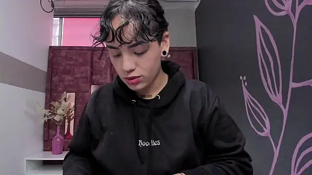 Kiara Fox   online show from April 1, 9:56 pm