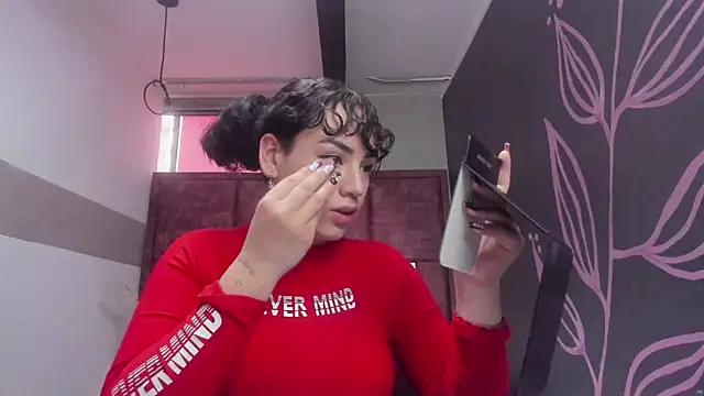 Kiara Fox   online show from April 8, 9:37 pm