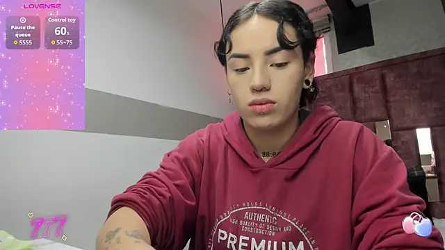 Kiara Fox   online show from April 14, 8:48 pm