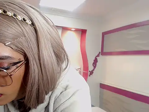 Lis Pearson online show from January 18, 6:34 pm