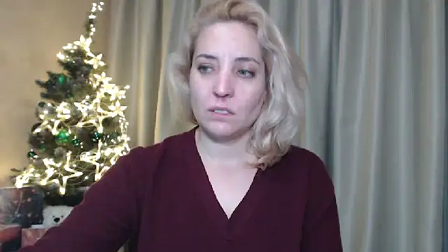 Snapshot of sweetpussy chatting on December 28, 9:30 pm sweetpussy online show from December 28, 9:30 pm