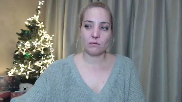 Snapshot of sweetpussy chatting on December 29, 7:43 pm sweetpussy online show from December 29, 7:43 pm