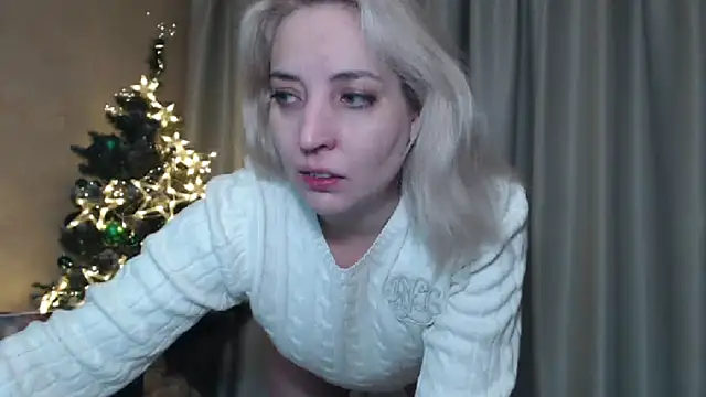 Snapshot of sweetpussy chatting on January 1, 5:11 am sweetpussy online show from January 1, 5:11 am