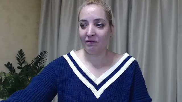 Snapshot of sweetpussy chatting on January 24, 6:56 pm sweetpussy online show from January 24, 6:56 pm
