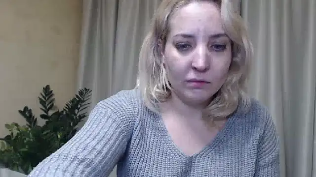 Snapshot of sweetpussy chatting on January 25, 6:35 pm sweetpussy online show from January 25, 6:35 pm