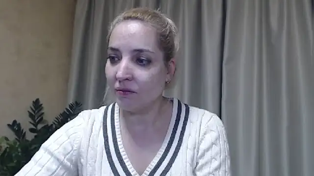 Snapshot of sweetpussy chatting on February 1, 3:07 pm sweetpussy online show from February 1, 3:07 pm