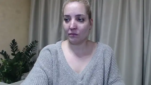 Snapshot of sweetpussy chatting on February 16, 7:38 pm sweetpussy online show from February 16, 7:38 pm