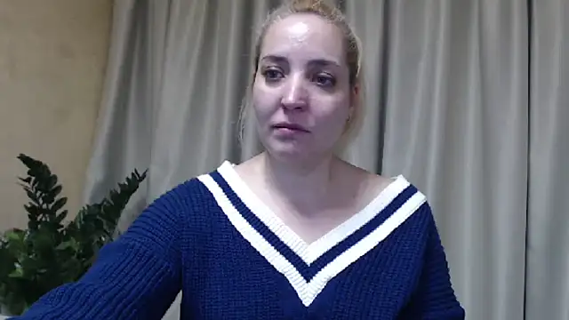 Snapshot of sweetpussy chatting on February 19, 8:31 pm sweetpussy online show from February 19, 8:31 pm