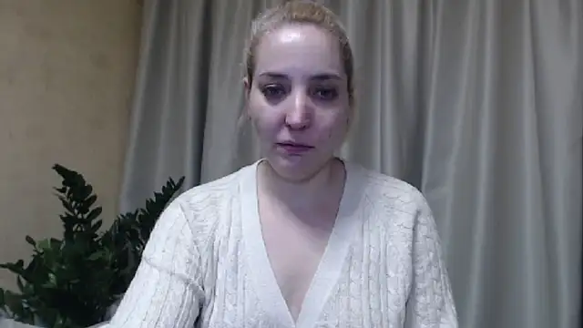 Snapshot of sweetpussy chatting on February 21, 11:44 am sweetpussy online show from February 21, 11:44 am