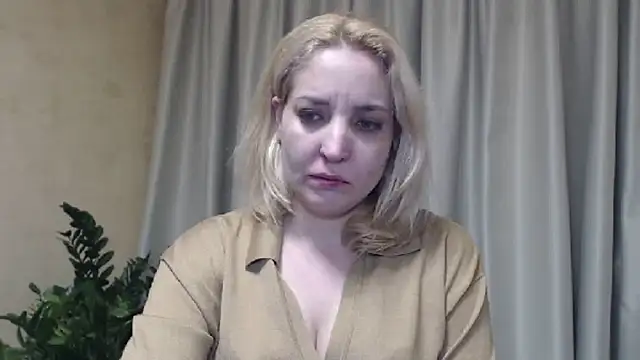 Snapshot of sweetpussy chatting on March 8, 6:05 pm sweetpussy online show from March 8, 6:05 pm