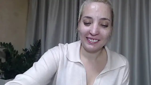 Snapshot of sweetpussy chatting on October 4, 2:59 pm sweetpussy online show from October 4, 2:59 pm