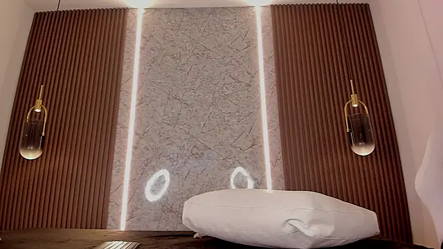 maye wells  online show from April 14, 7:31 pm