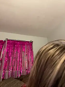 alluringpixie online show from March 4, 2:28 am