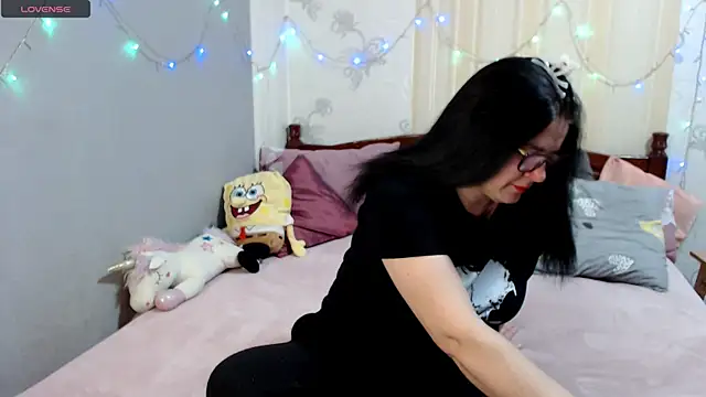 Snapshot of SashaBond chatting on December 16, 8:08 am SashaBond online show from December 16, 8:08 am