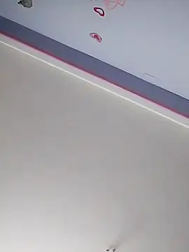 daisytaylorx1 online show from March 12, 6:25 pm