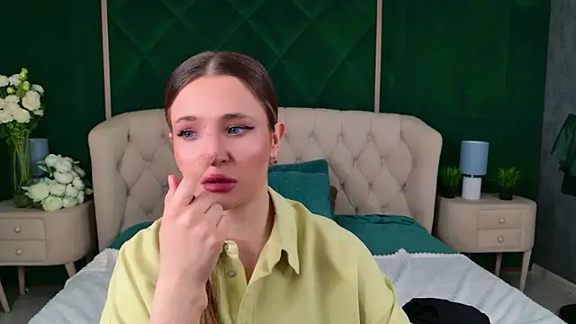 Lina Sinerz online show from April 8, 8:42 pm