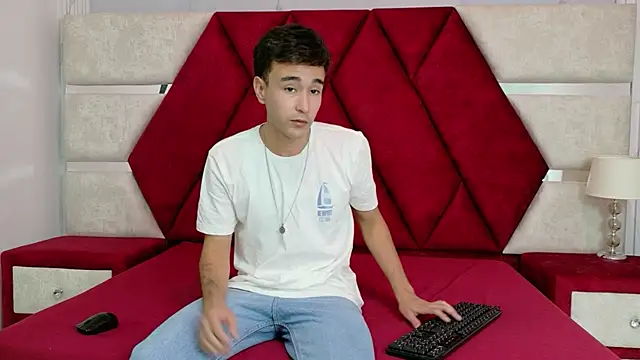 KathyAiden online show from January 5, 6:55 pm