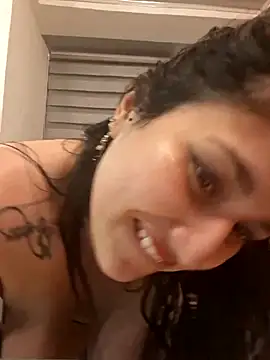 Snapshot of Magenta_Moon chatting on May 20, 1:34 am Magenta Moon online show from May 20, 1:34 am