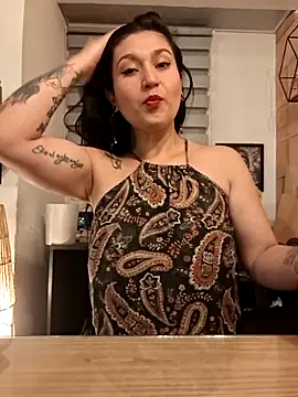 Snapshot of Magenta_Moon chatting on June 12, 11:35 pm Magenta Moon online show from June 12, 11:35 pm