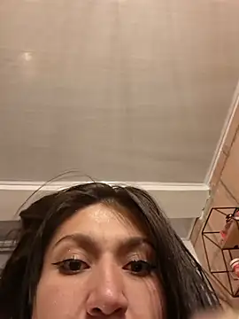 Snapshot of Magenta_Moon chatting on July 24, 12:19 am Magenta Moon online show from July 24, 12:19 am