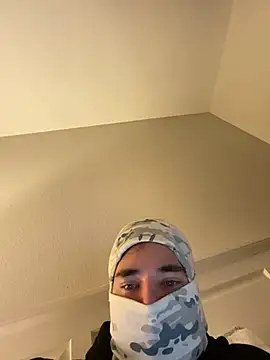 phantom898983 online show from April 1, 7:53 am