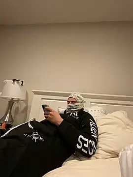 phantom898983 online show from April 19, 7:51 am