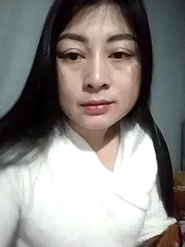 Snapshot of Paerl-sweet chatting on February 3, 12:42 am Paerl-sweet online show from February 3, 12:42 am