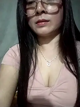 Snapshot of Paerl-sweet chatting on March 8, 2:04 am Paerl-sweet online show from March 8, 2:04 am