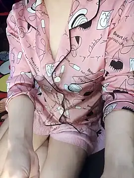 Snapshot of Alone_nothing chatting on December 20, 5:09 pm Alone nothing online show from December 20, 5:09 pm