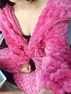 Snapshot of Alone_nothing chatting on January 7, 1:08 am Alone nothing online show from January 7, 1:08 am