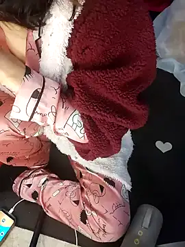 Snapshot of Alone_nothing chatting on January 14, 10:32 am Alone nothing online show from January 14, 10:32 am