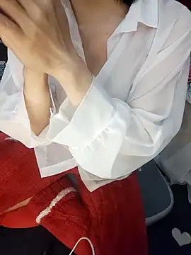 Snapshot of Alone_nothing chatting on February 1, 3:21 pm Alone nothing online show from February 1, 3:21 pm