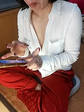 Snapshot of Alone_nothing chatting on February 21, 2:40 pm Alone nothing online show from February 21, 2:40 pm