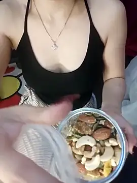 Snapshot of Alone_nothing chatting on February 26, 12:53 am Alone nothing online show from February 26, 12:53 am