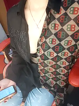 Snapshot of Alone_nothing chatting on March 9, 4:44 pm Alone nothing online show from March 9, 4:44 pm