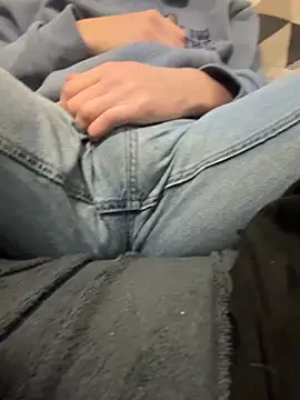 Snapshot of kiki_titanfr chatting on December 5, 5:27 am kiki titanfr online show from December 5, 5:27 am