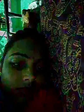 Snapshot of kami_sexe chatting on December 18, 8:15 pm kami sexe online show from December 18, 8:15 pm