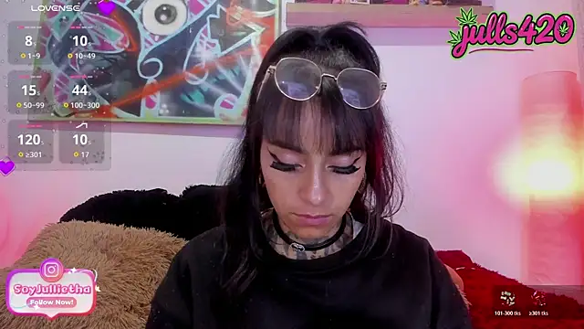 Snapshot of Julls420_ chatting on July 15, 9:58 am Julls420 online show from July 15, 9:58 am