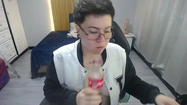 geminis xxx online show from April 18, 4:16 am