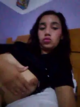 Snapshot of Kat573t chatting on January 13, 1:44 am Kat573t online show from January 13, 1:44 am
