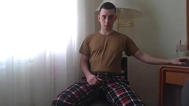 Snapshot of Tommy_Lidds chatting on February 13, 1:18 pm Tommy Lidds online show from February 13, 1:18 pm