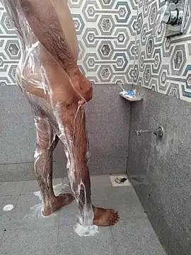 Snapshot of johny044 chatting on February 10, 6:28 am johny044 online show from February 10, 6:28 am