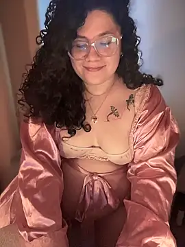 Snapshot of VanesssaMilf_ chatting on December 18, 9:10 pm VanesssaMilf online show from December 18, 9:10 pm