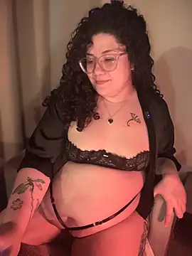 Snapshot of VanesssaMilf_ chatting on December 23, 1:14 am VanesssaMilf online show from December 23, 1:14 am