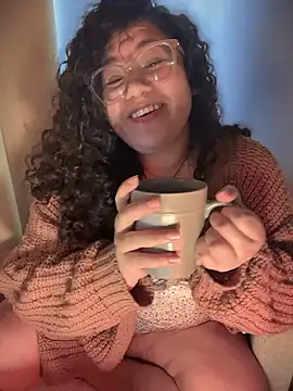 Snapshot of VanesssaMilf_ chatting on January 18, 3:27 pm VanesssaMilf online show from January 18, 3:27 pm